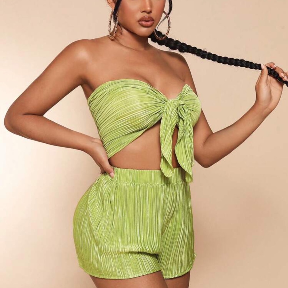 SHEIN SXY Tie Front Tube Top & Shorts Lime Green